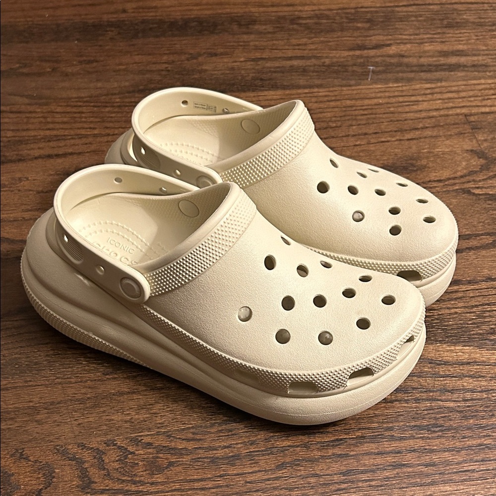 CROCS Beige Crush Platform Crocs